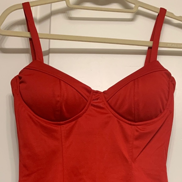 Red Dress - Picture 4 of 4